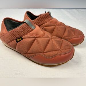 Teva ReEmber Red Quilted Slip On Sneaker Slipper Womens Size 10 Camp Outdoors